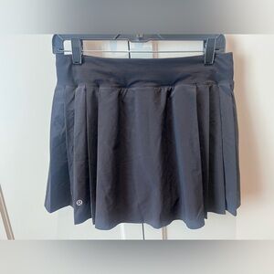 LuluLemon side pleat Skirt Size 8 Like New